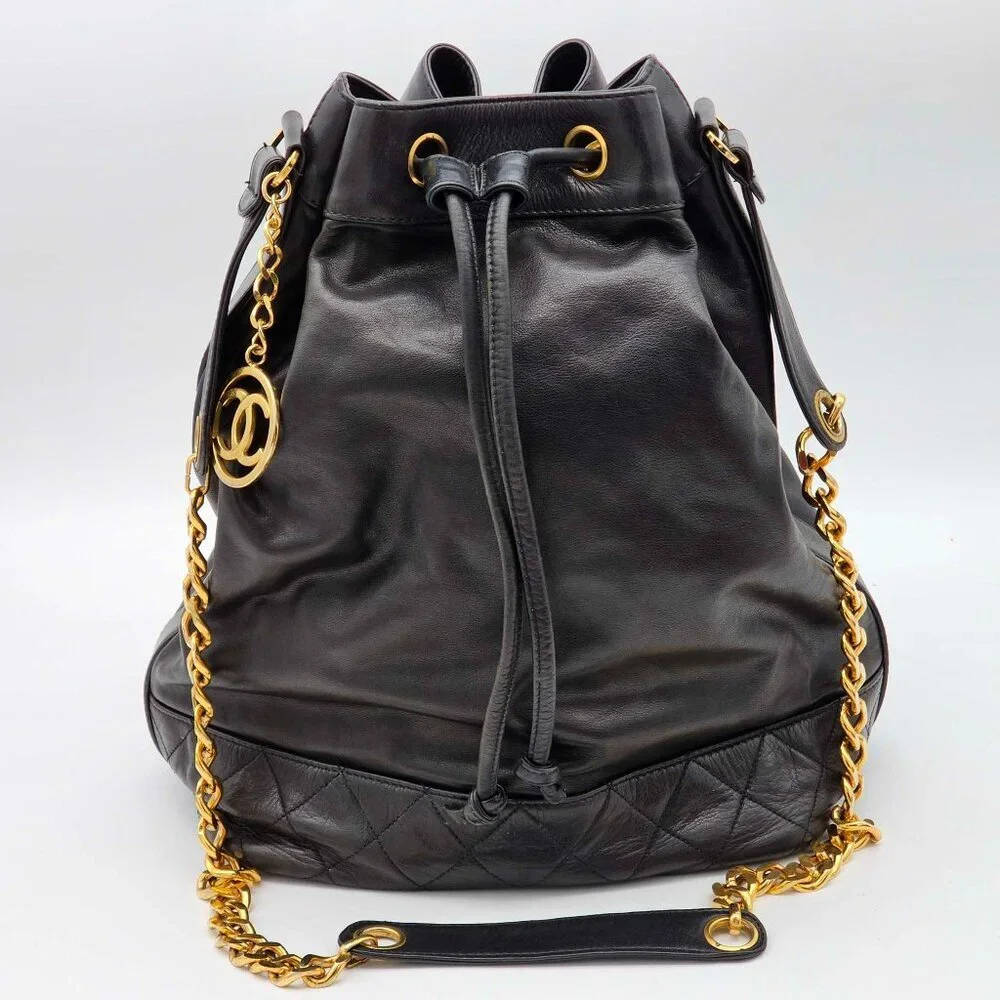 CHANEL Leather Shoulder Bag 783-042525